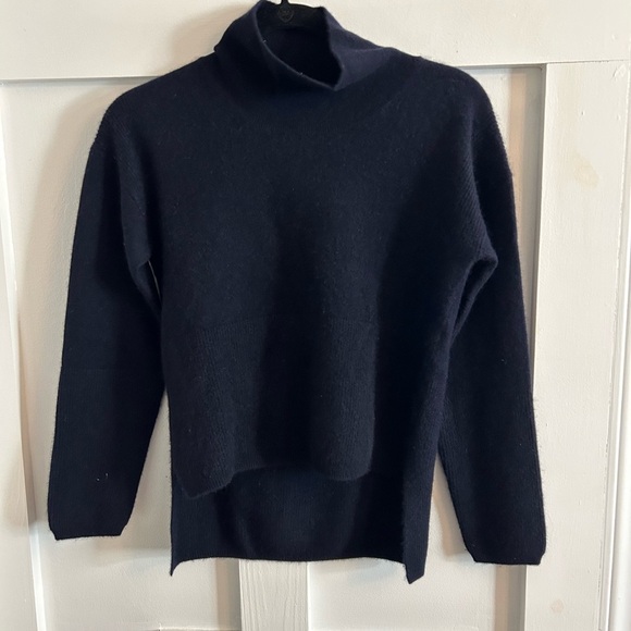 NAADAM navy High Low Cashmere turtleneck - Picture 1 of 6